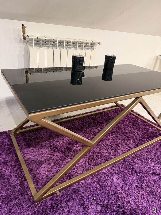 Szklana ława czarno złota