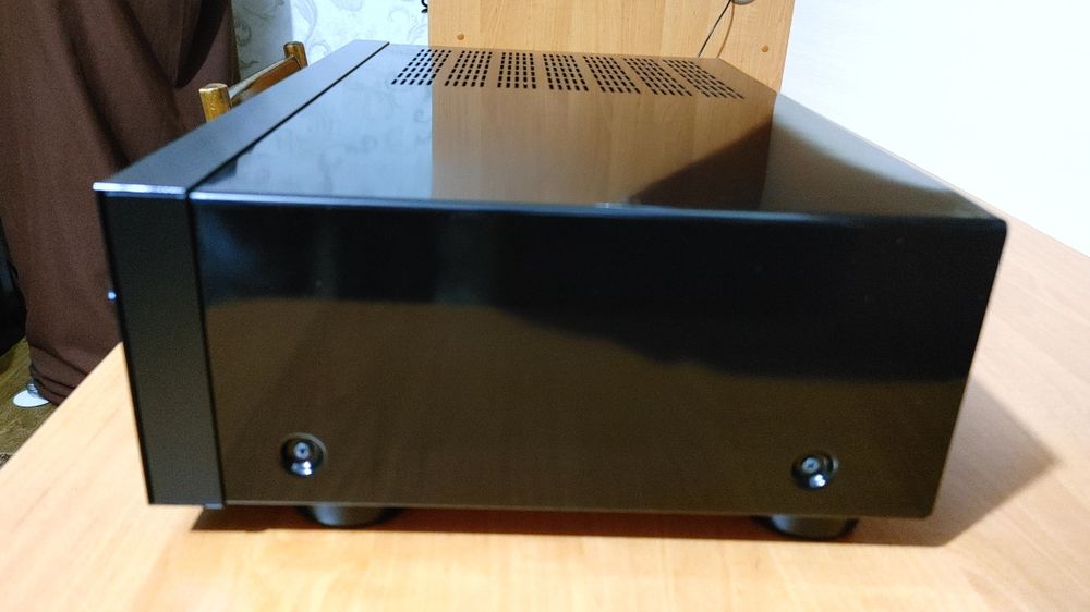 Продам усилитель с ЦАП Onkyo A 9050. В  очень хорошем состоянии.