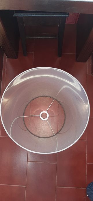 Abajur moderno cinzento e preto