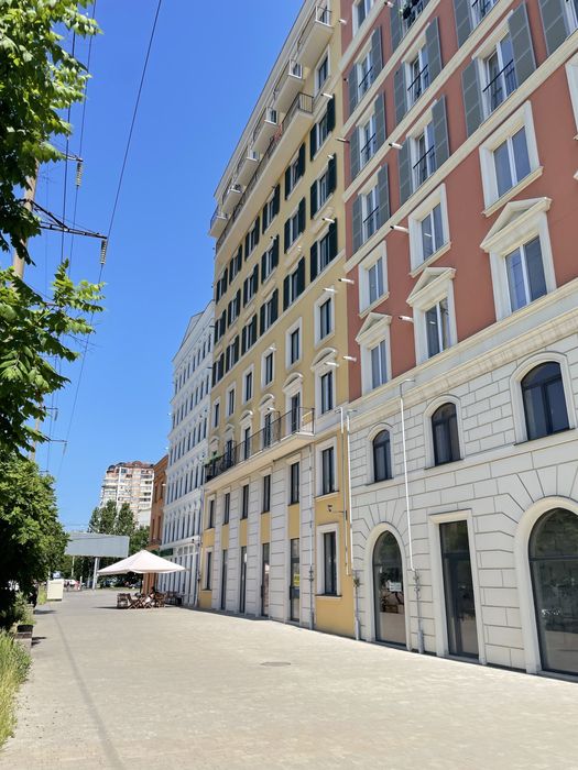 ФАСАДНОЕ помещение 102 метра в ЖК Виа Рома! Свой вход, два уровня!