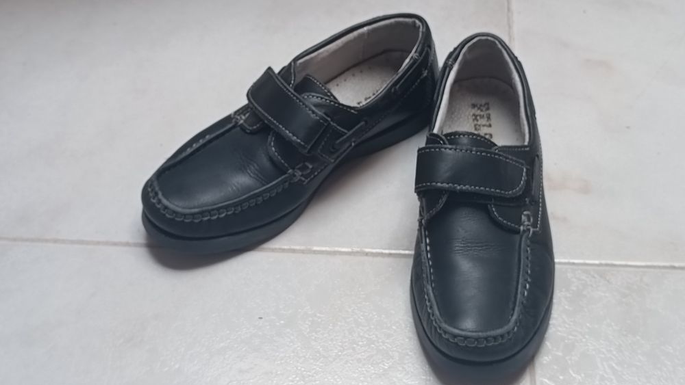 Sapatos pretos tam 34