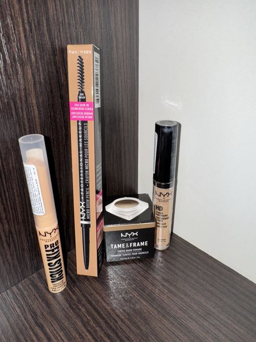 Лот косметики від NYX