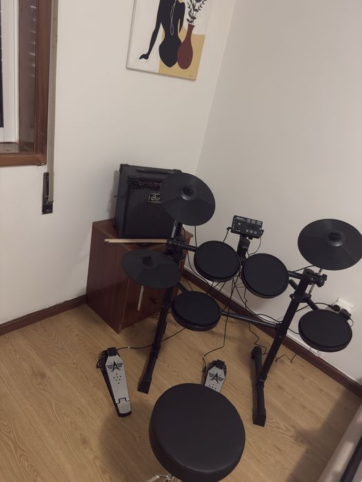 Bateria eletrónica nova