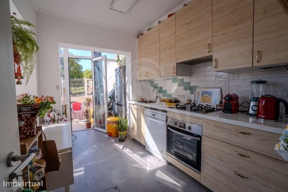 T2 com enorme Terraço na Amadora