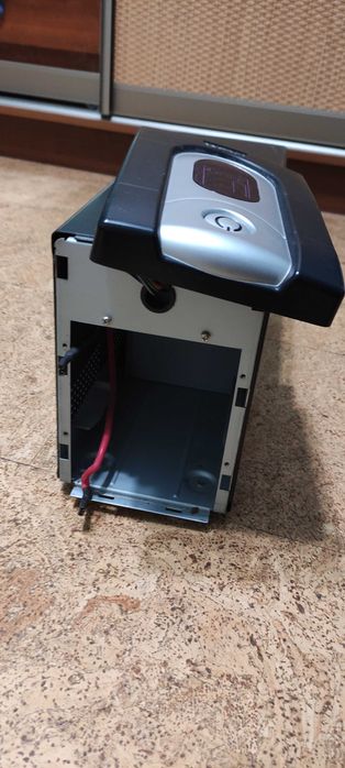 Бесперебойник ИБП Powercom Imperial IMD-1500AP (нужна замена батареи)