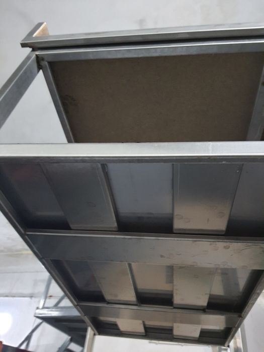 Escaparate Bancada em inox reforçado