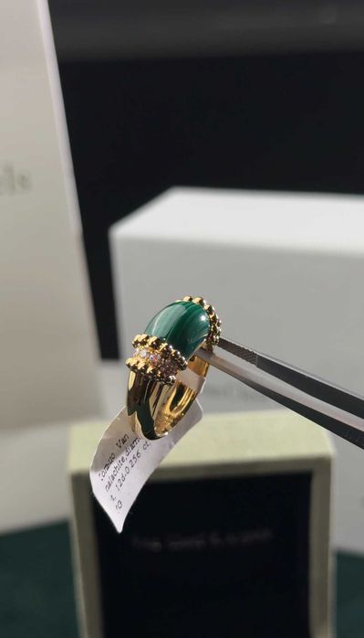 Кольцо из желтого золота  в стилеVan Cleef &Arpels