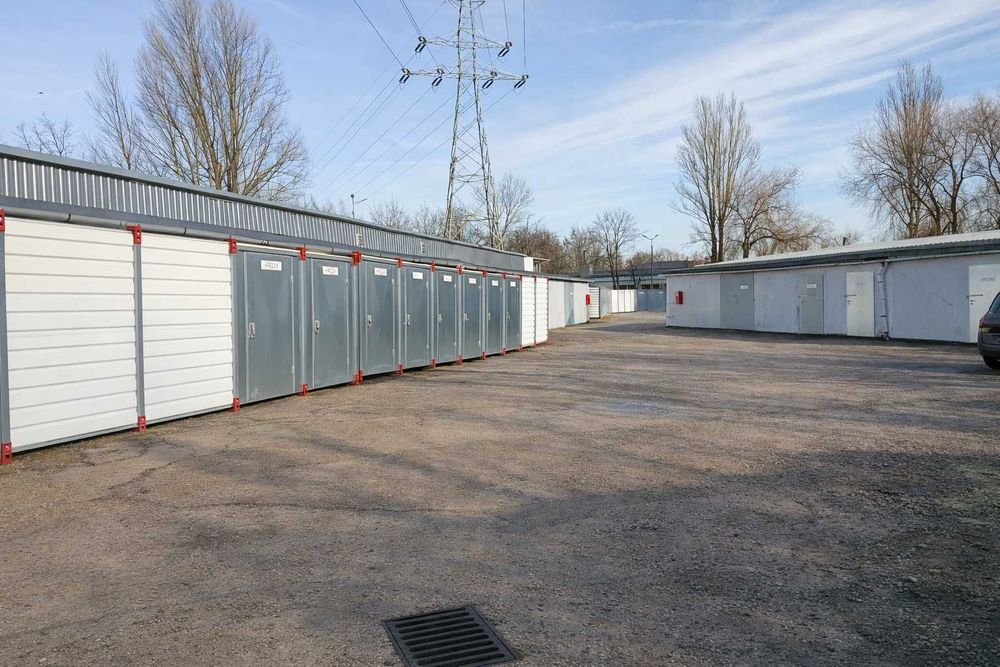 Wrocław / Psie Pole (Karłowice) / Krzywoustego – kontener magazynowy