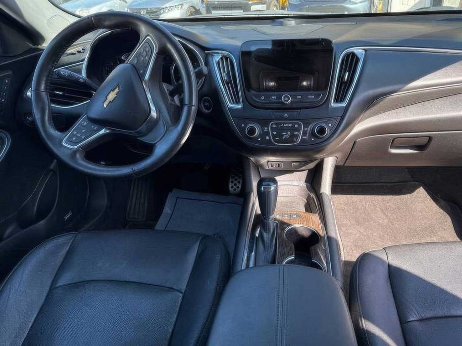 Chevrolet Malibu Premier      2017