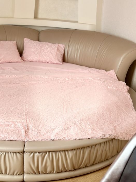 Кровать круглая кожаная