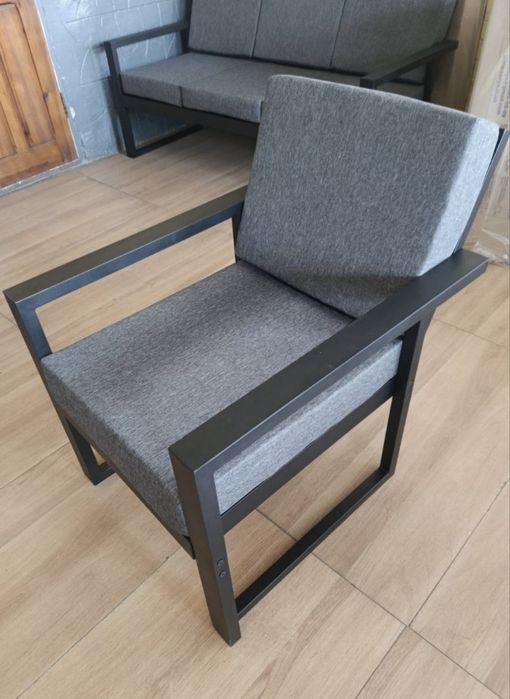 Дивани та крісла