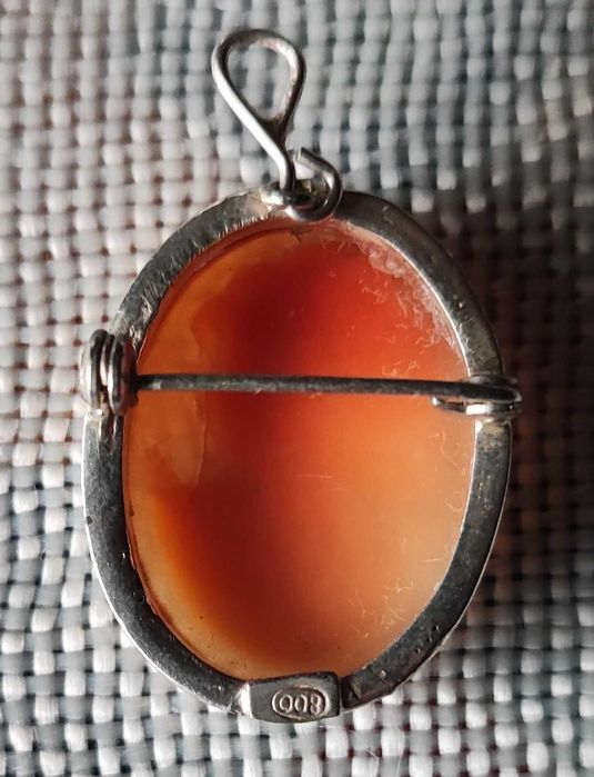 Alfinete Antigo Camafeu
