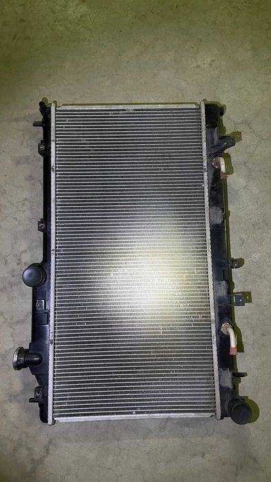 Радіатор сток Субару