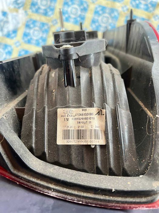 Задній ліхтар на автомобіль