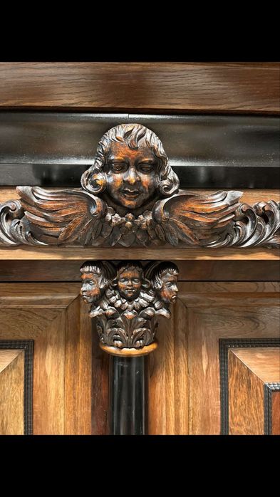 Дубовый шкаф  Голандия