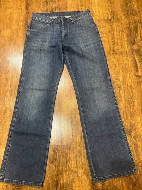Spodnie Wrangler   W32L32