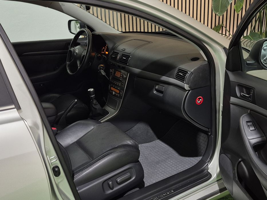 Toyota Avensis SW — fotografia 8