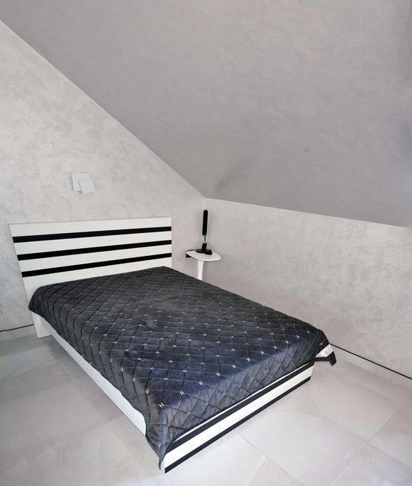 Нова шикарна 2 кімнатна квартира в центрі старого міста.