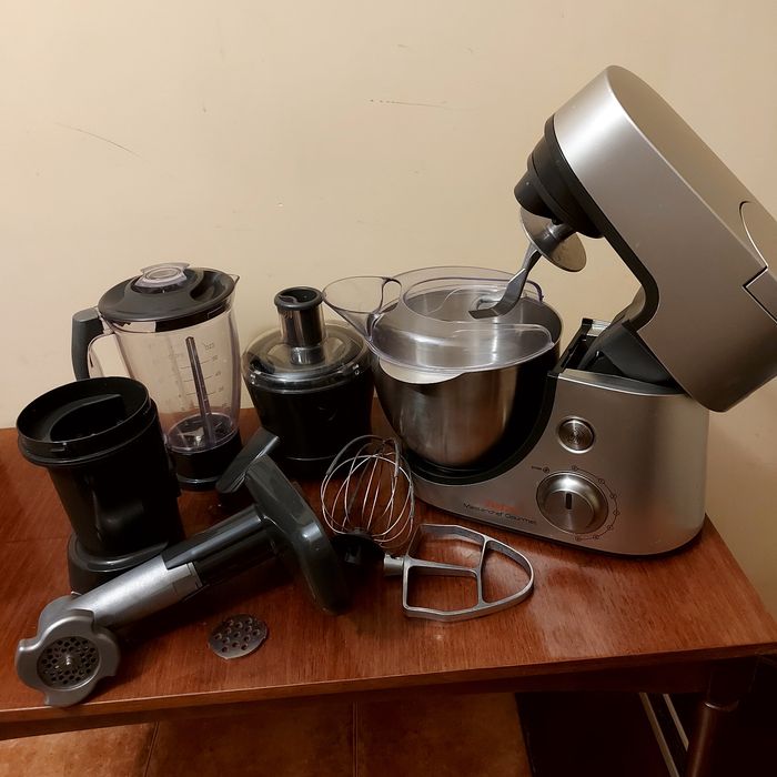 Кухонний комбайн.