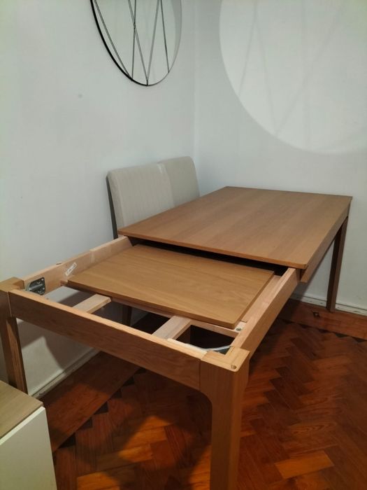 Mesa extensivel 4 cadeiras ikea com forra branca pes castanhos