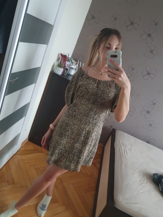 Sukienka Stradivarius panterka
