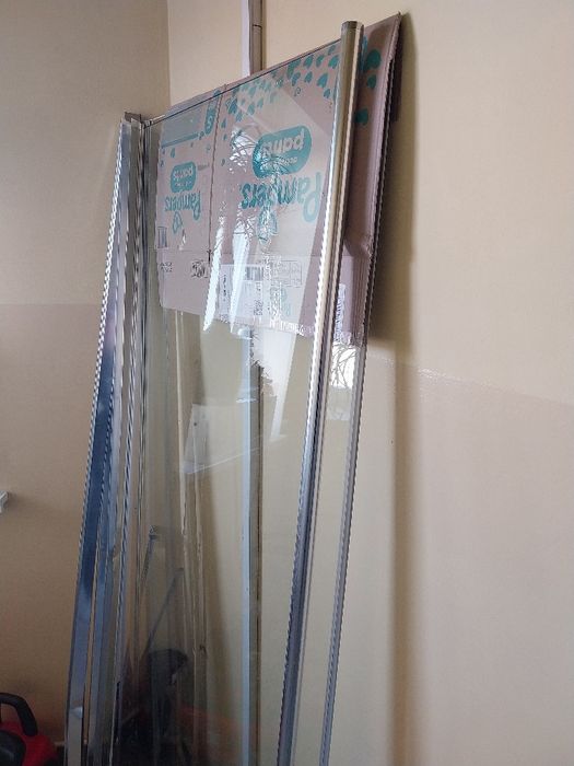 Drzwi prysznicowe kerra szklane + listwy Rezerwacja