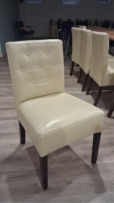 Białe Krzesła tapicerowane