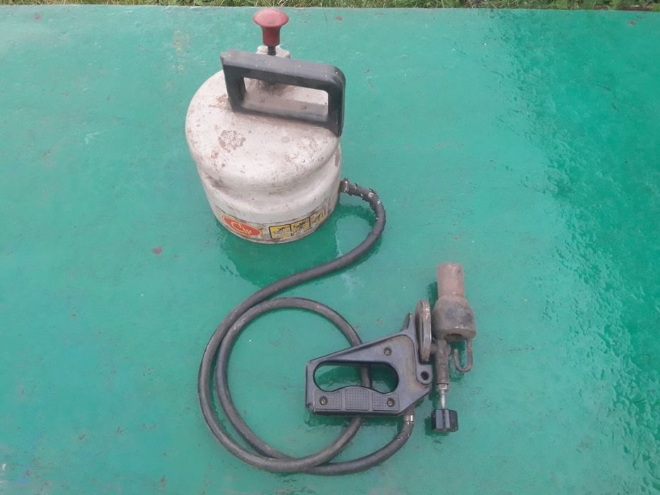 Бензинова паяльна лампа