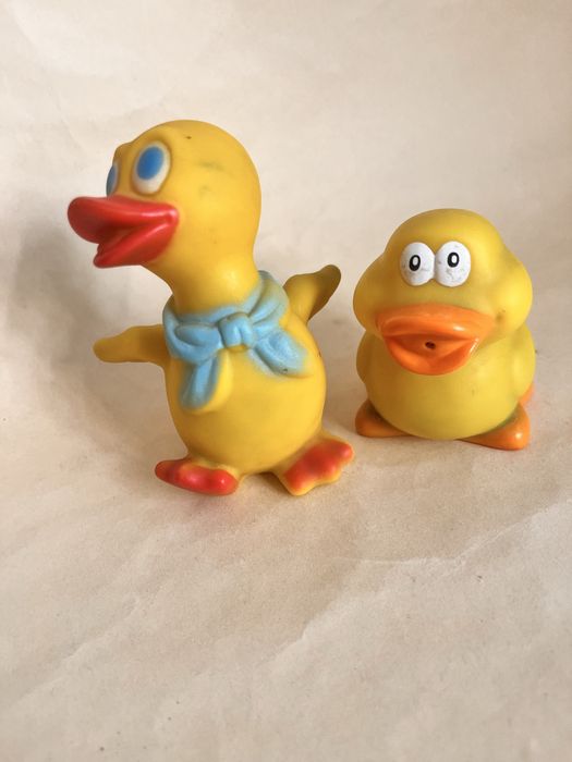 Игрушка  резиновая куколка утята поросенок утенок мышка