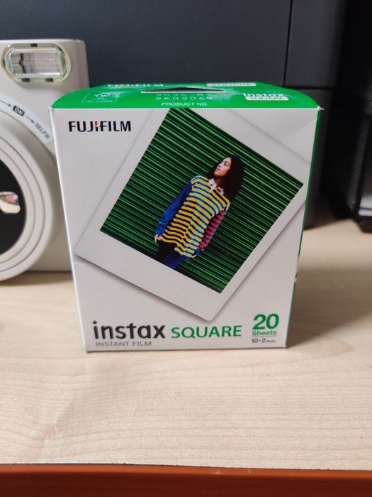 Instax square z jednym opakowaniem zdjęć