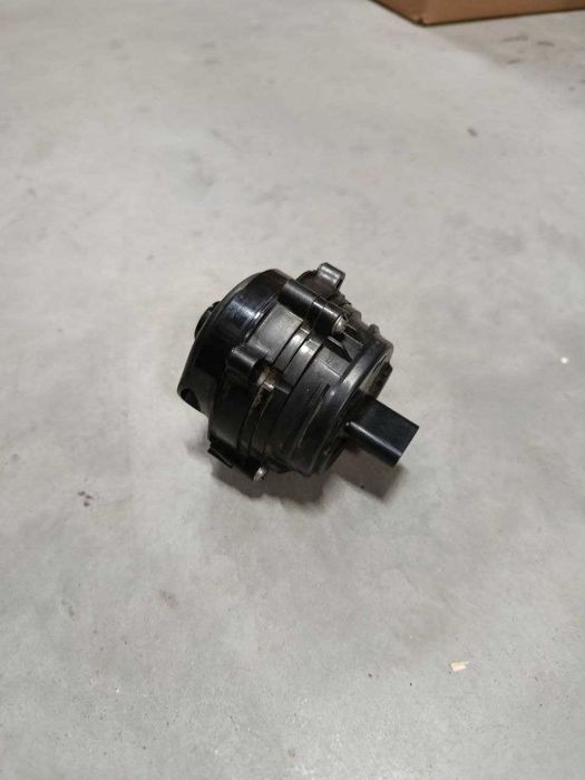 Насос охолоджуючої рідини (Помпа) Tesla model 3 / MY