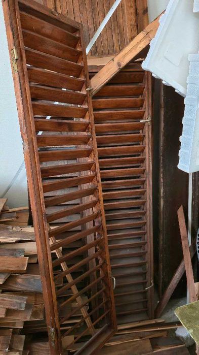 Для кафе, тераси крісла, столи, двері, барні стільці, ставні