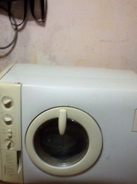 Продаю,стиральную,машинку,б,у.