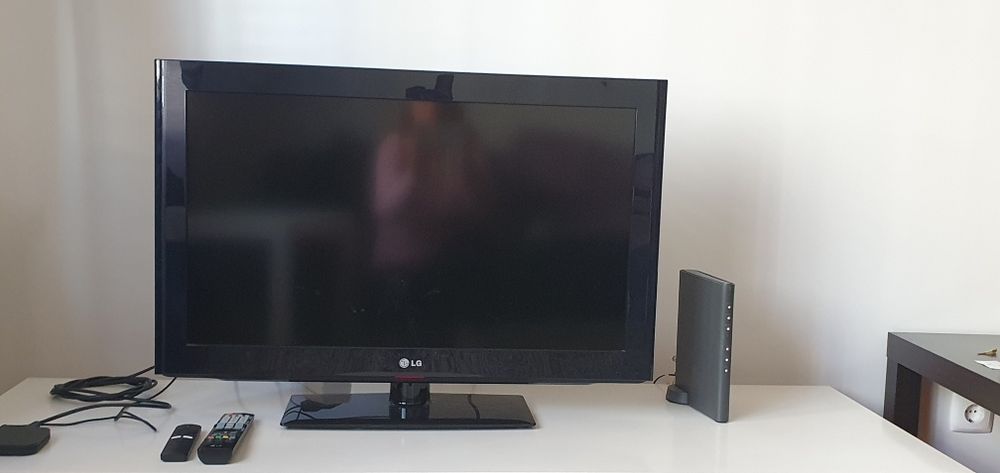 Tv  LG   em bom estado.