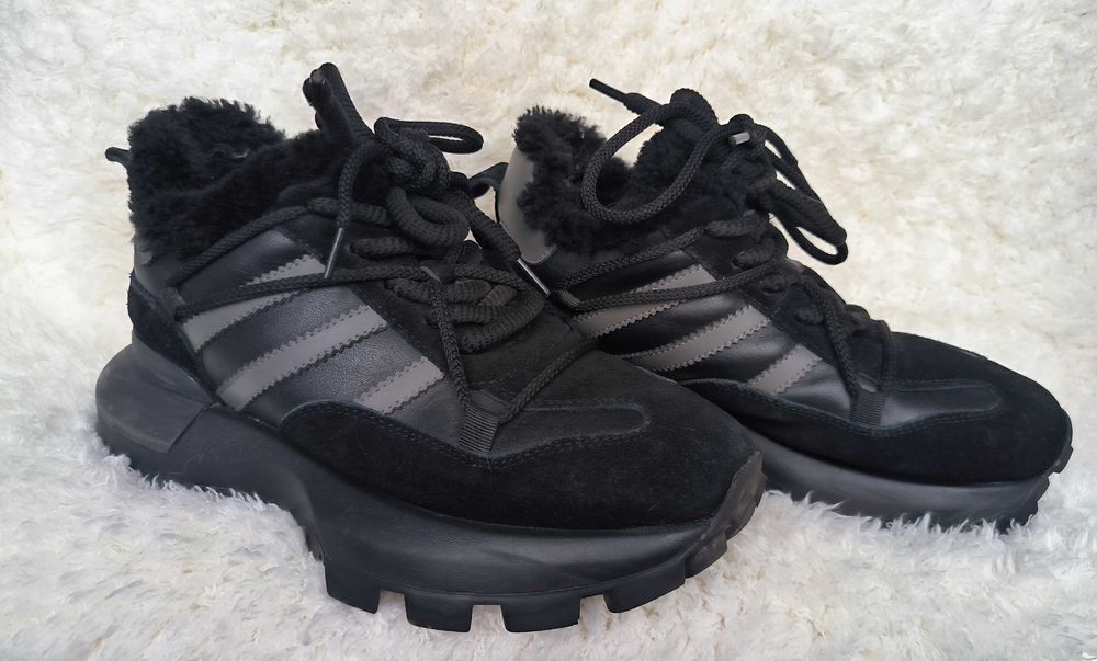 Ботінки жіночі UrbanTracy зима 39р.