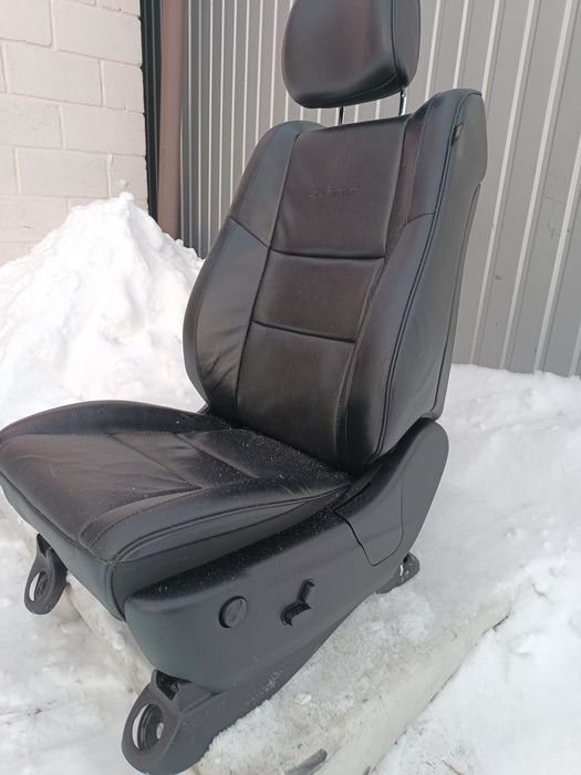 Сидіння Водія з Джип Гранд Чироккі Водітельська  СидухаБус