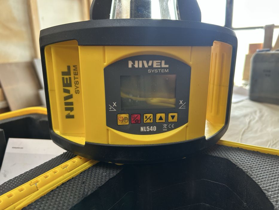 Laser pomiarowy, niwelator nivel NL540R digital RD 700 statyw, łata