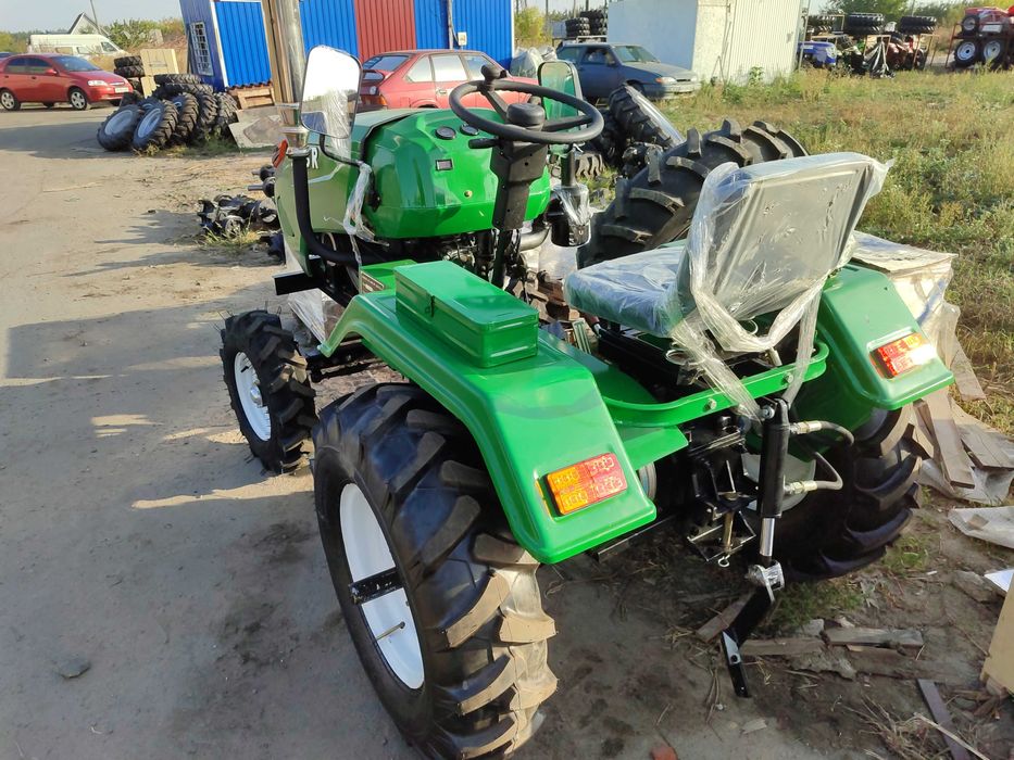 Трактор Зубр Т 250 + фреза и плуг Доставка бесплатная к дому