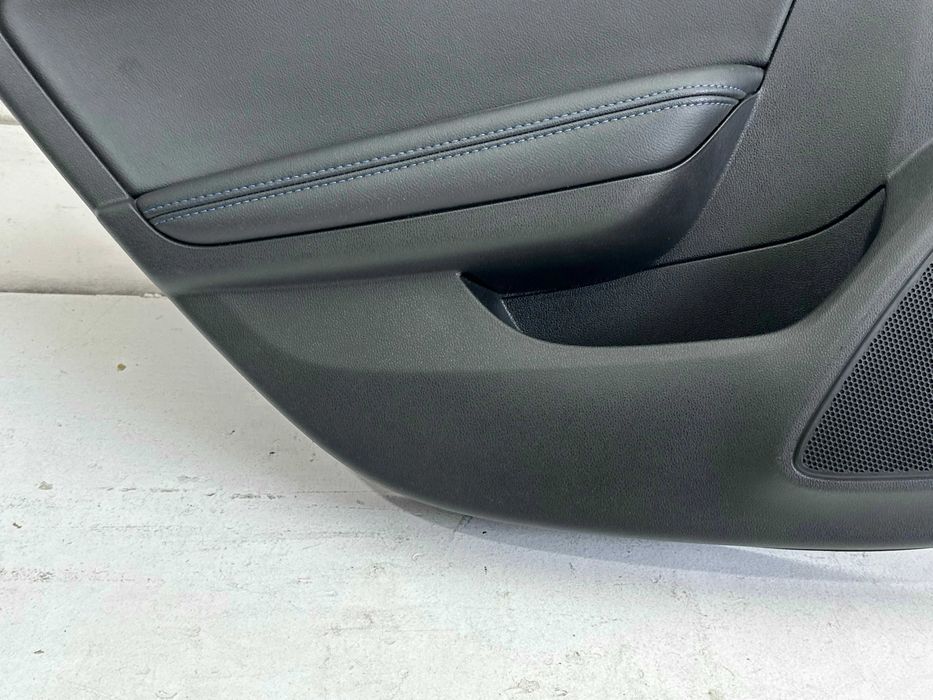 Farda / Quartela Trás Direita / Esquerda - Renault Megane IV (2016)