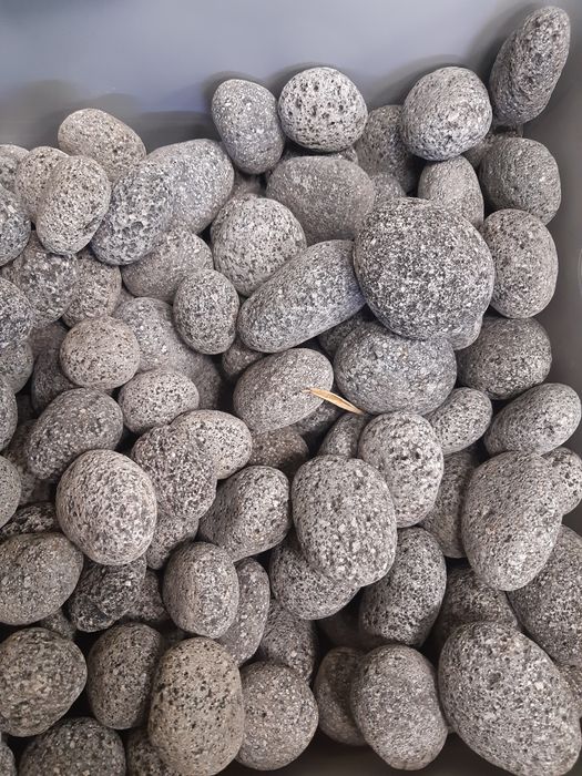 Lawa Wulkaniczna czarna otoczak 1kg