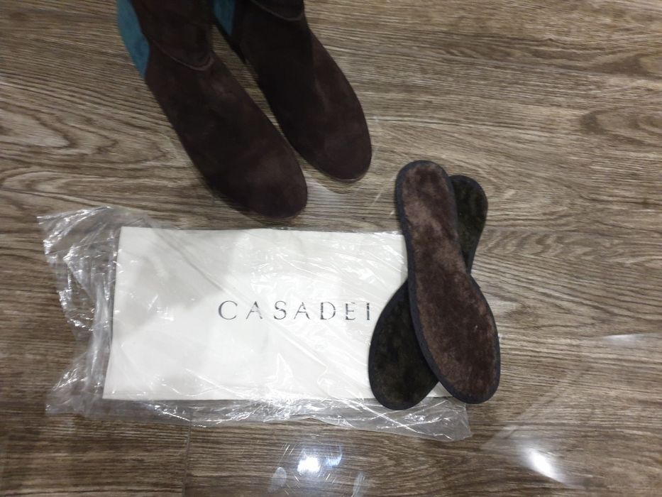 Чоботи бренду Casadei