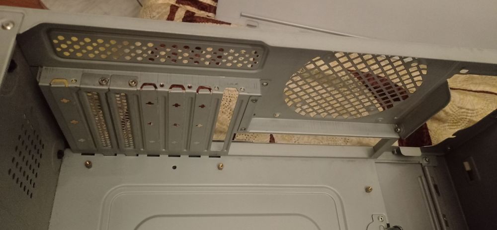 Старі корпуса atx для пк