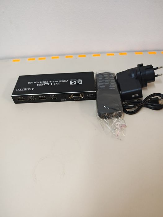 Adapter do rozciągania obrazu na cztery ekrany   4xHDMI , DVI ,  Toslink , Audio 3.5 mm  ,  RS232 , pilot
