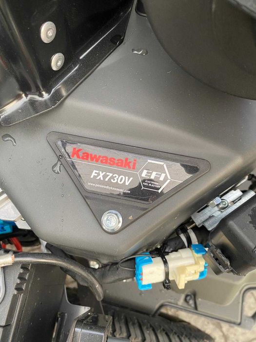 NOWY Rider traktorek kosiarka Husqvarna P 524X EFI z kosiskiem 137cm