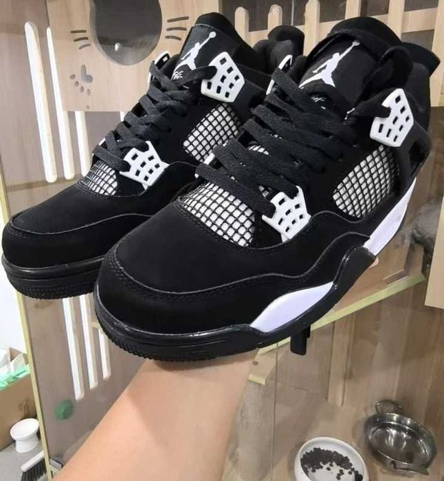 Jordan 4 Retro White Thunder r.44