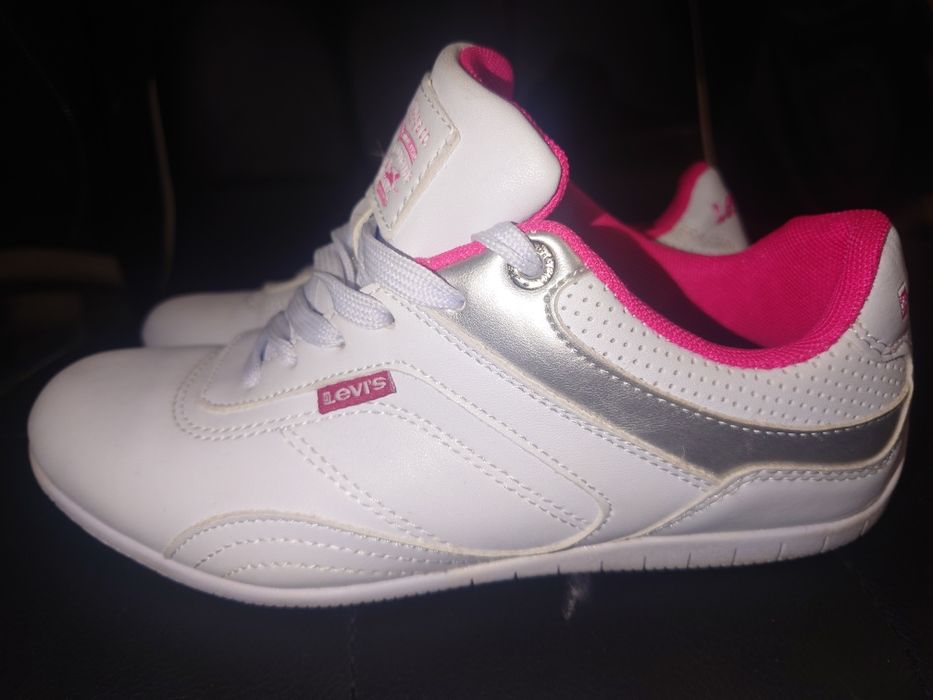 Buty Levi's raz założone