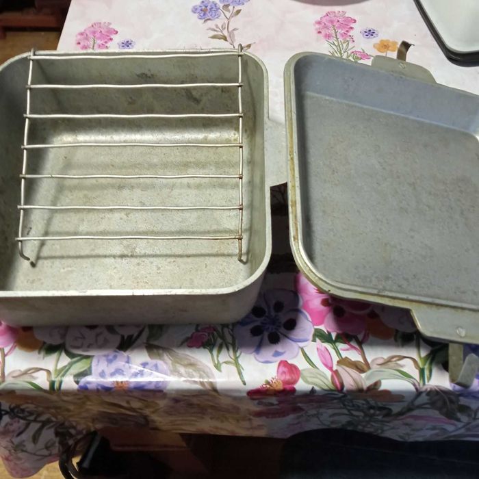 Утятница и алюминиевая сковорода