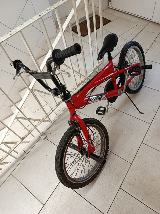 Bicicleta Berg freestyle + trotinete Razor Powerwing
