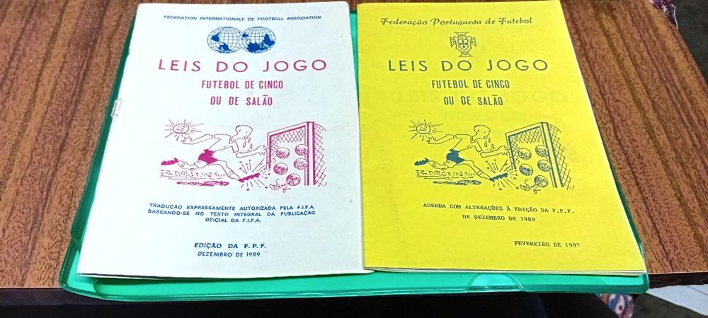 2 livros  com leis de jogo 1989 e 1992