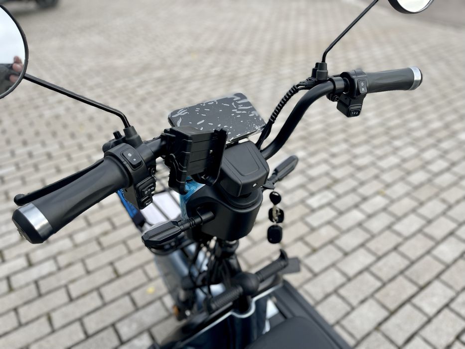 Електроскутер FORTE FAMILY-WN800